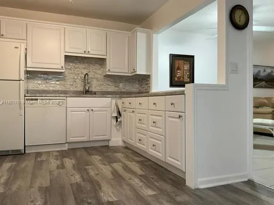 Property Slideshow image 2 of 14 | 4770 nw 21st st 208, Lauderhill, FL, 33313