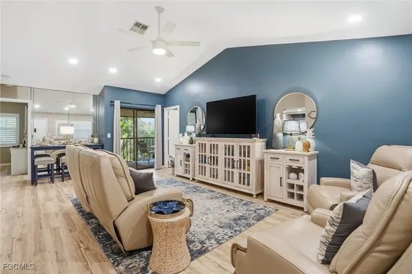 Property Slideshow image 3 of 35 | 13264 white marsh ln 3333, Fort Myers, FL, 33912