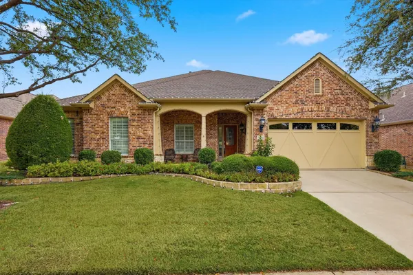Property Slideshow image 3 of 40 | 7254 bay hill dr, Frisco, TX, 75036