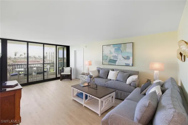 Property Slideshow image 3 of 49 | 2316 gulf shore blvd 411, Naples, FL, 34103