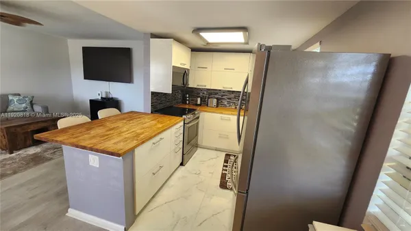 Property Slideshow image 2 of 53 | 253 prescott m # 253, Deerfield Beach, FL, 33442