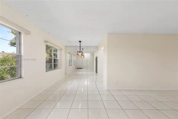 Property Slideshow image 2 of 27 | 13250 sw 4th ct 401g, Pembroke Pines, FL, 33027