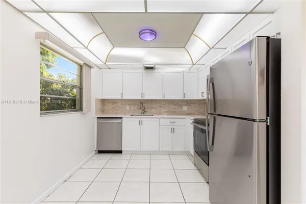 Property Slideshow image 3 of 27 | 13250 sw 4th ct 401g, Pembroke Pines, FL, 33027