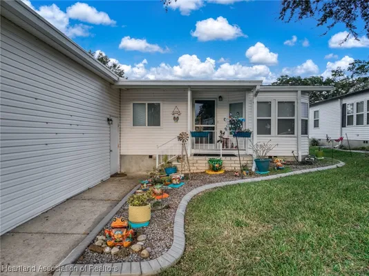 Property Slideshow image 2 of 48 | 2817 s driftwood ct, Avon Park, FL, 33825
