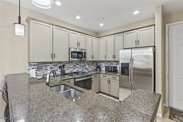 Property Slideshow image 3 of 32 | 8964 malibu ln 11-5, Naples, FL, 34113