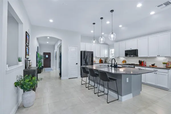 Property Slideshow image 3 of 32 | 2291 oak run pkwy, New Braunfels, TX, 78132