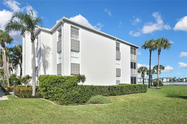 Property Slideshow image 2 of 35 | 10470 washingtonia palm way 1214, Fort Myers, FL, 33966