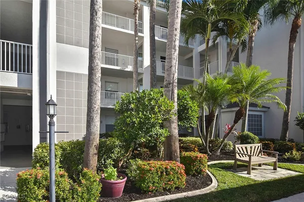 Property Slideshow image 3 of 37 | 10470 washingtonia palm way 1214, Fort Myers, FL, 33966