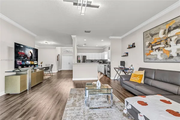 Property Slideshow image 3 of 38 | 7602 nw 99th ter, Tamarac, FL, 33321