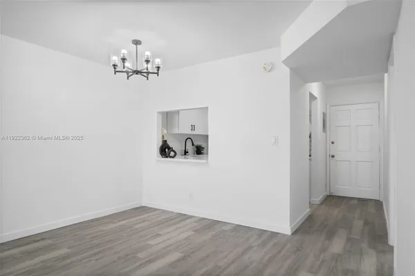 Property Slideshow image 3 of 37 | 2770 garden dr 201, Lake Worth, FL, 33461