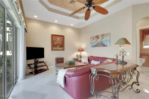 Property Slideshow image 3 of 31 | 904 glen lake cir, Naples, FL, 34119