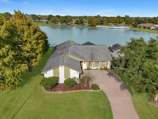 Property Slideshow image 3 of 41 | 2919 n peach hollow cir, Pearland, TX, 77584