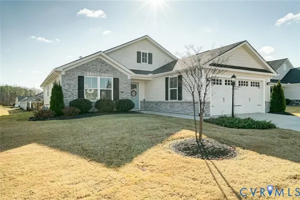 Property Slideshow image 2 of 48 | 7571 southamptonshire way, New Kent, VA, 23124