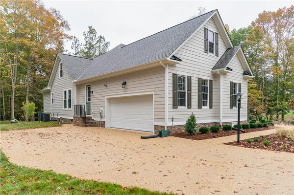 Property Slideshow image 3 of 37 | 3399 westport, Williamsburg, VA, 23188