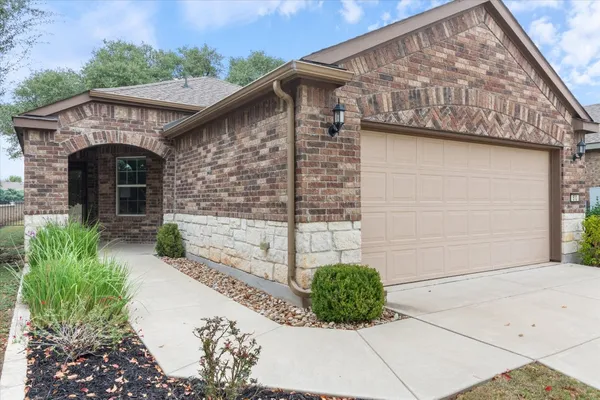 Property Slideshow image 3 of 29 | 510 holiday creek ln, Georgetown, TX, 78633