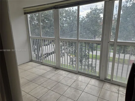 Property Slideshow image 3 of 5 | 1000 sw 128th ter v410, Pembroke Pines, FL, 33027
