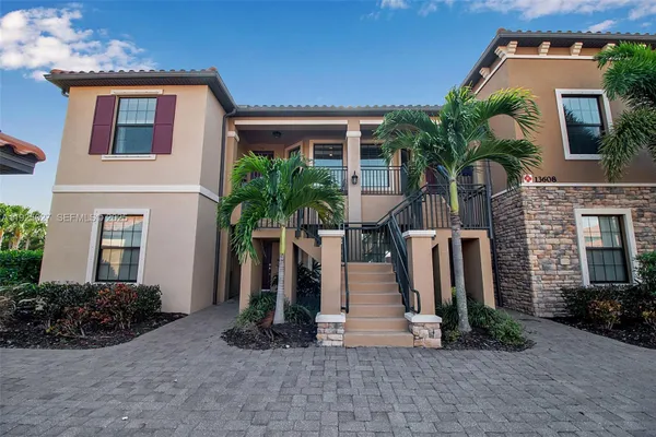 Property Slideshow image 3 of 69 | 13608 messina loop 201, Bradenton, FL, 34211