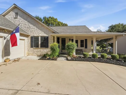 Property Slideshow image 3 of 28 | 126 cold springs dr, Georgetown, TX, 78633