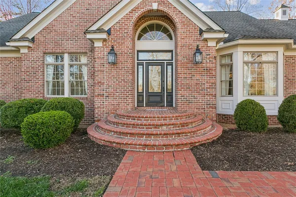 Property Slideshow image 3 of 36 | 105 w links, Williamsburg, VA, 23188