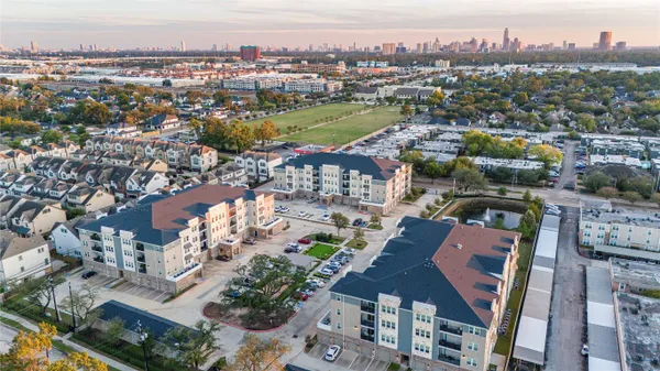 Property Slideshow image 2 of 44 | 6804 westview dr 3404, Houston, TX, 77055