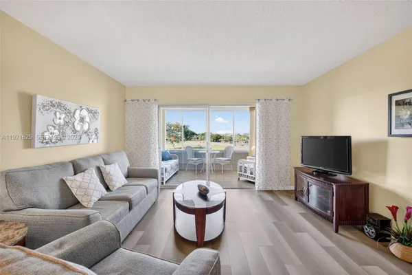 Property Slideshow image 3 of 44 | 7817 golf cir dr 301, Margate, FL, 33063