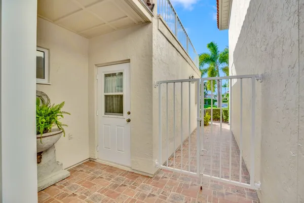 Property Slideshow image 3 of 36 | 5140 saint davids dr, Vero Beach, FL, 32967