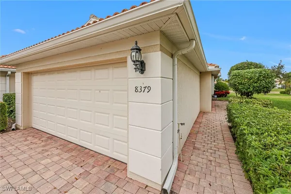 Property Slideshow image 2 of 42 | 8379 karina ct, Naples, FL, 34114
