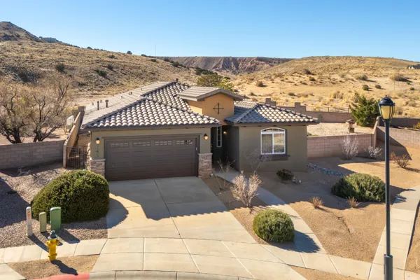 Property Slideshow image 2 of 30 | 741 promenade trl, Los Lunas, NM, 87031