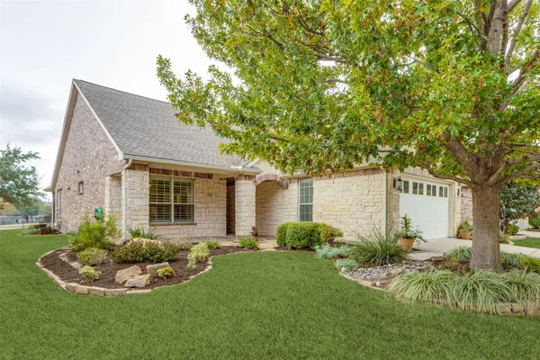 Property Slideshow image 3 of 38 | 353 burnswick isles way, Frisco, TX, 75036