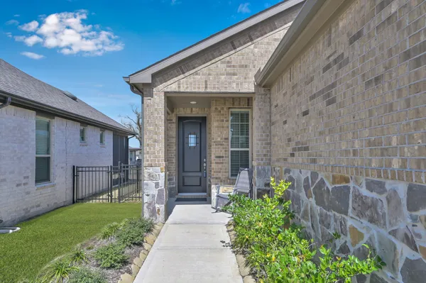 Property Slideshow image 2 of 28 | 9906 monarch landing cv, Willis, TX, 77318