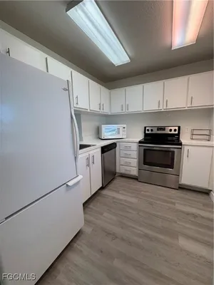 Property Slideshow image 2 of 10 | 1724 pine valley dr apt 319, Fort Myers, FL, 33907