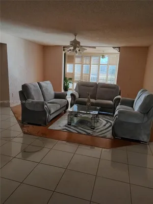 Property Slideshow image 3 of 17 | 7557 granville dr 305, Tamarac, FL, 33321