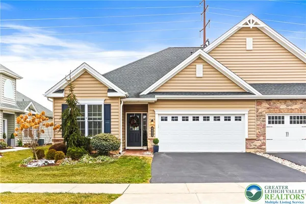 Property Slideshow image 3 of 51 | 4406 allegiant st, Center Valley, PA, 18034