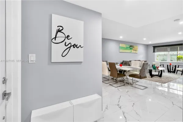 Property Slideshow image 3 of 14 | 410 se 2nd st 111, Hallandale Beach, FL, 33009