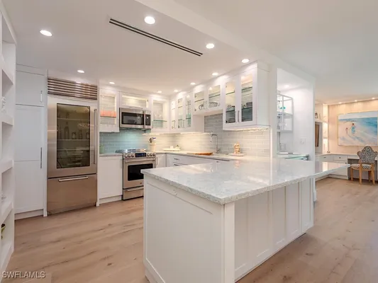 Property Slideshow image 3 of 17 | 2401 gulf shore blvd 11, Naples, FL, 34103