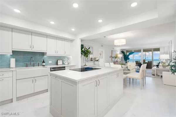 Property Slideshow image 2 of 37 | 1919 gulf shore blvd 101, Naples, FL, 34102