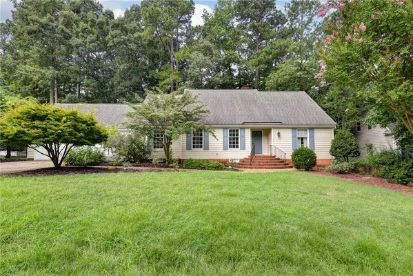 Property Slideshow image 2 of 31 | 147 blackheath, Williamsburg, VA, 23188