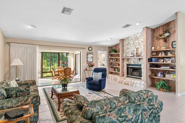 Property Slideshow image 2 of 40 | 98 grandview blvd, Lake Placid, FL, 33852