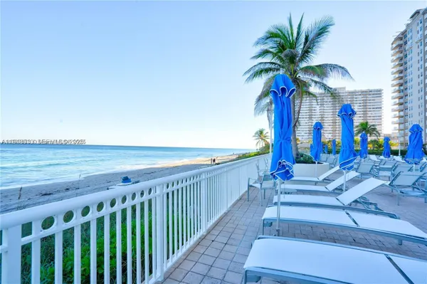 Property Slideshow image 3 of 28 | 1904 s ocean dr 508, Hallandale Beach, FL, 33009