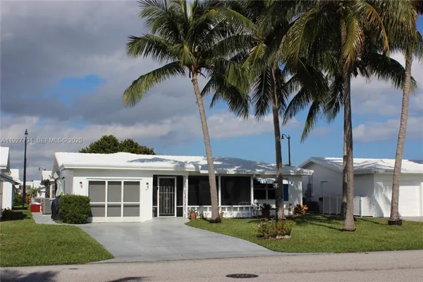 Property Slideshow image 2 of 42 | 231 leisure blvd, Pompano Beach, FL, 33064