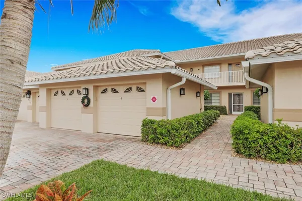 Property Slideshow image 2 of 39 | 9035 michael cir unit 5, Naples, FL, 34113