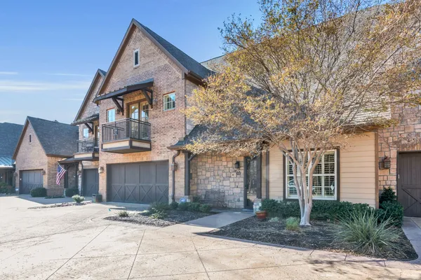 Property Slideshow image 3 of 40 | 332 watermere dr, Southlake, TX, 76092