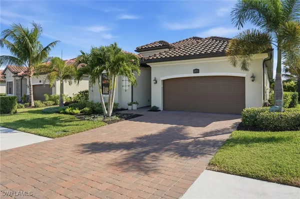Property Slideshow image 3 of 36 | 28071 foxrock ct, Bonita Springs, FL, 34135
