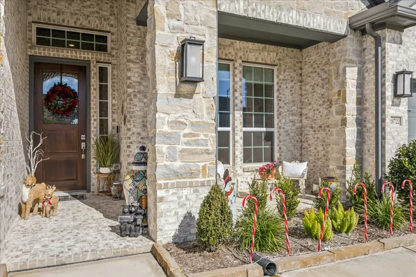 Property Slideshow image 2 of 30 | 28722 rising moon ln, Fulshear, TX, 77441