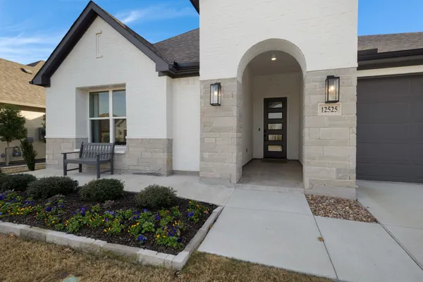 Property Slideshow image 2 of 27 | 12525 copper ore way, Denton, TX, 76207