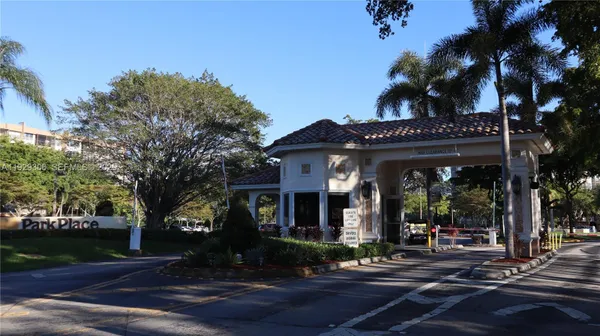 Property Slideshow image 2 of 27 | 900 saint charles pl 419, Pembroke Pines, FL, 33026