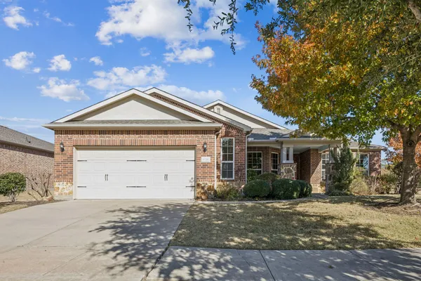 Property Slideshow image 2 of 34 | 1728 hacienda heights ln, Frisco, TX, 75036