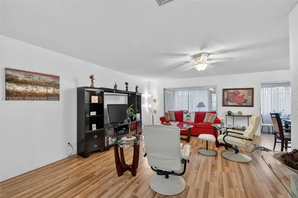 Property Slideshow image 3 of 51 | 820 salem ln b, Lake Worth, FL, 33467