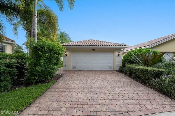 Property Slideshow image 2 of 26 | 15416 almaco cir, Bonita Springs, FL, 34135