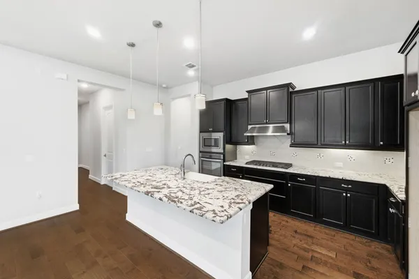 Property Slideshow image 3 of 31 | 121 dreaming plum ln, San Marcos, TX, 78666